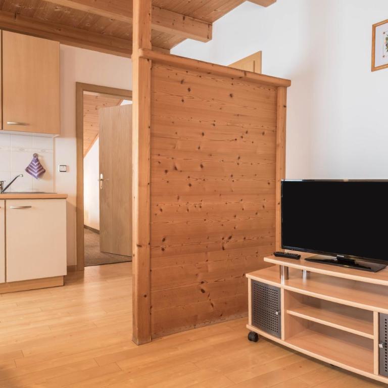 Ladinser Hof Sattelkammer - Two-Bedroom Apartment with Mountain View - 13