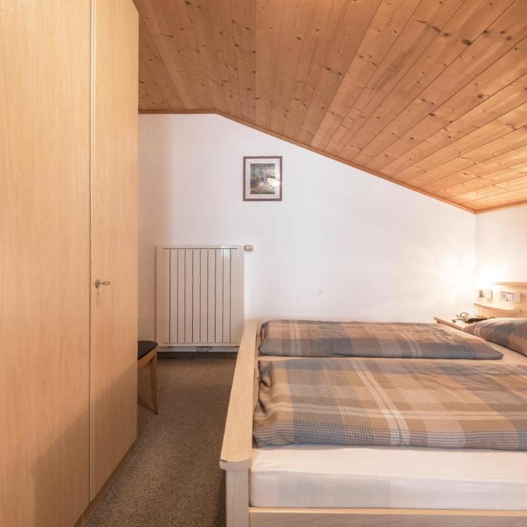 Ladinser Hof Sattelkammer - Two-Bedroom Apartment with Mountain View - 4