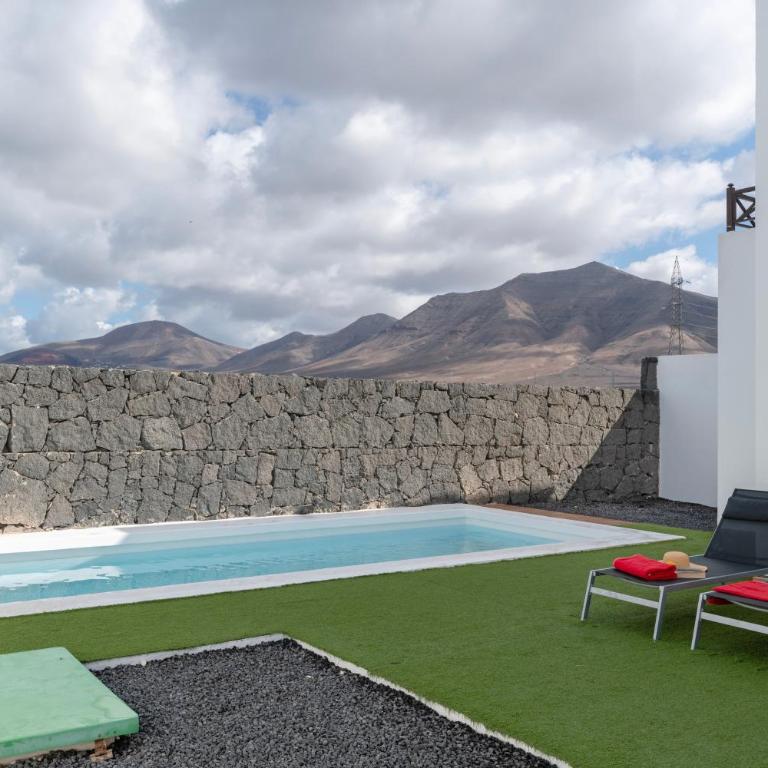 Luxury Villa Lanzarote - Villa with Sea View - 24