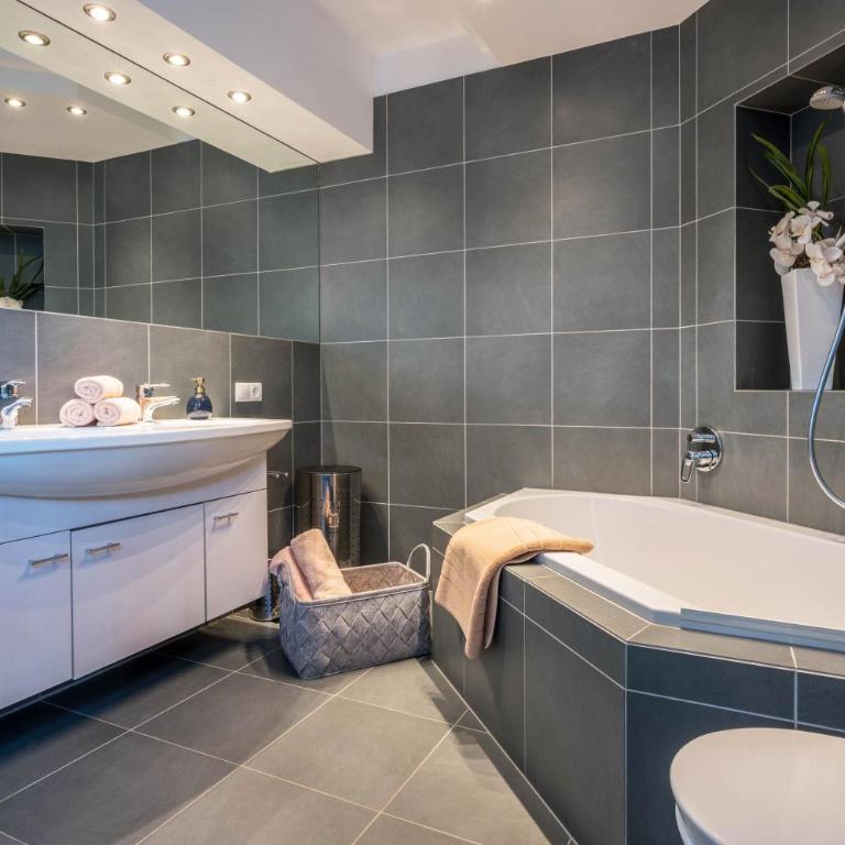 Suite Marianne - Appartamento Deluxe con 2 Camere da Letto e Vista Giardino - 31
