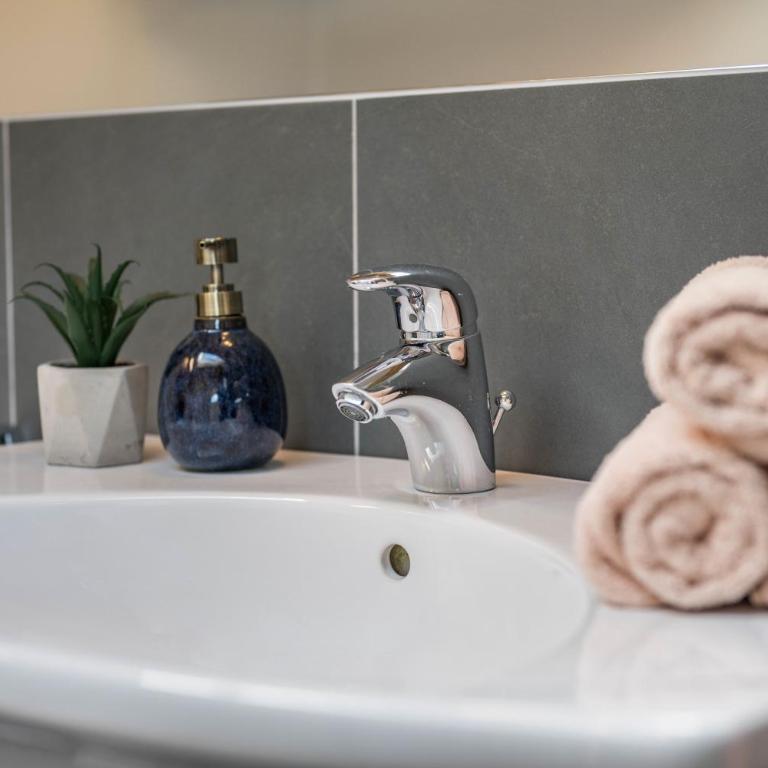 Suite Marianne - Appartamento Deluxe con 2 Camere da Letto e Vista Giardino - 32