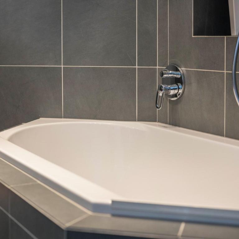 Suite Marianne - Appartamento Deluxe con 2 Camere da Letto e Vista Giardino - 30