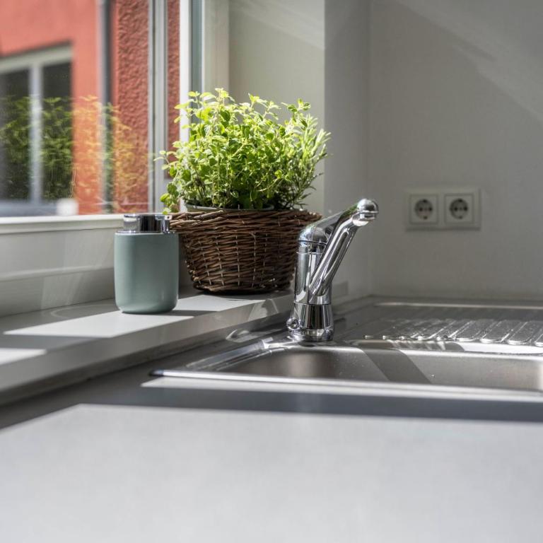 Suite Marianne - Appartamento Deluxe con 2 Camere da Letto e Vista Giardino - 12