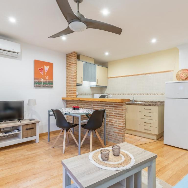 Tosca Mar 223 - One-Bedroom Apartment with Garden View - 1