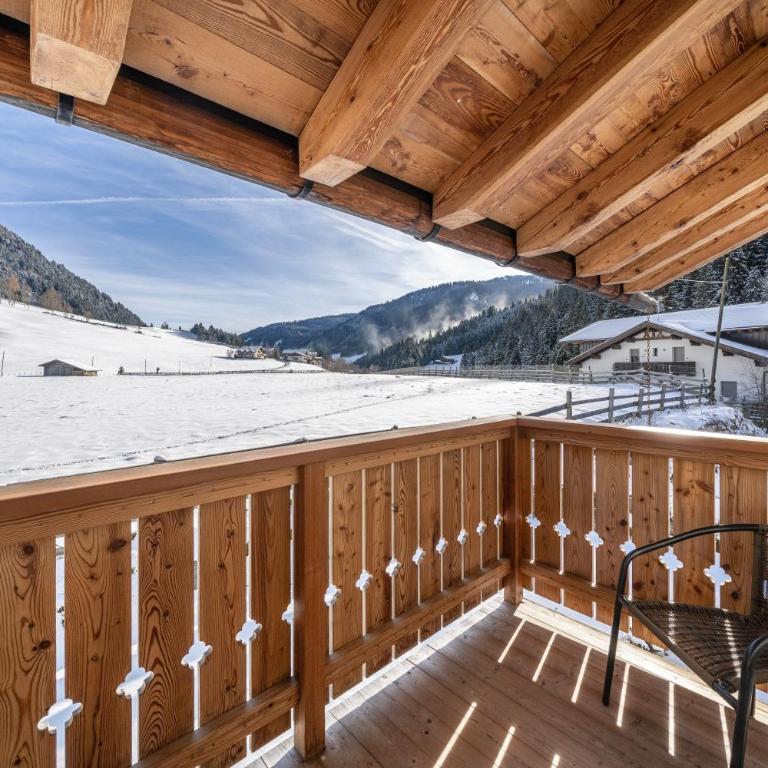Ferienhaus Larch Soge Apt Karin - Superior One-Bedroom Apartment with Balcony - 1