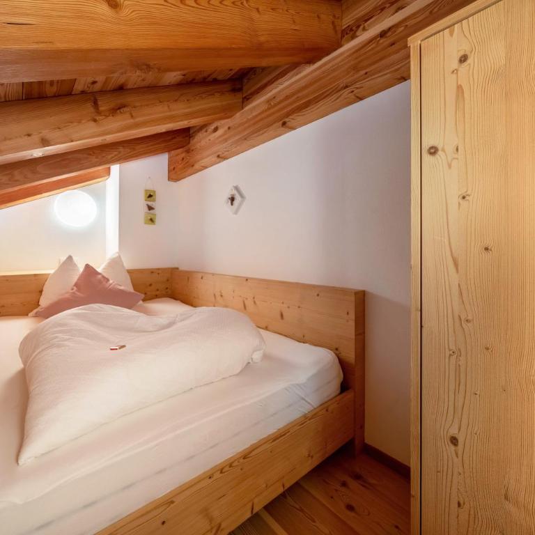 Ferienhaus Larch Soge Apt Karin - Superior One-Bedroom Apartment with Balcony - 11