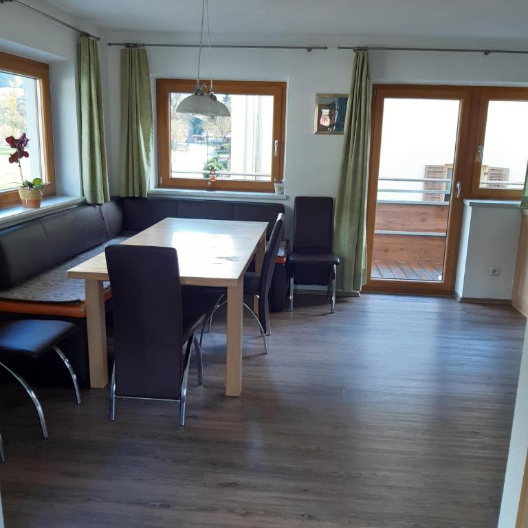Gertis Appartment Top 1 - Premium Apartment mit 3 Schlafzimmern und Balkon - 9