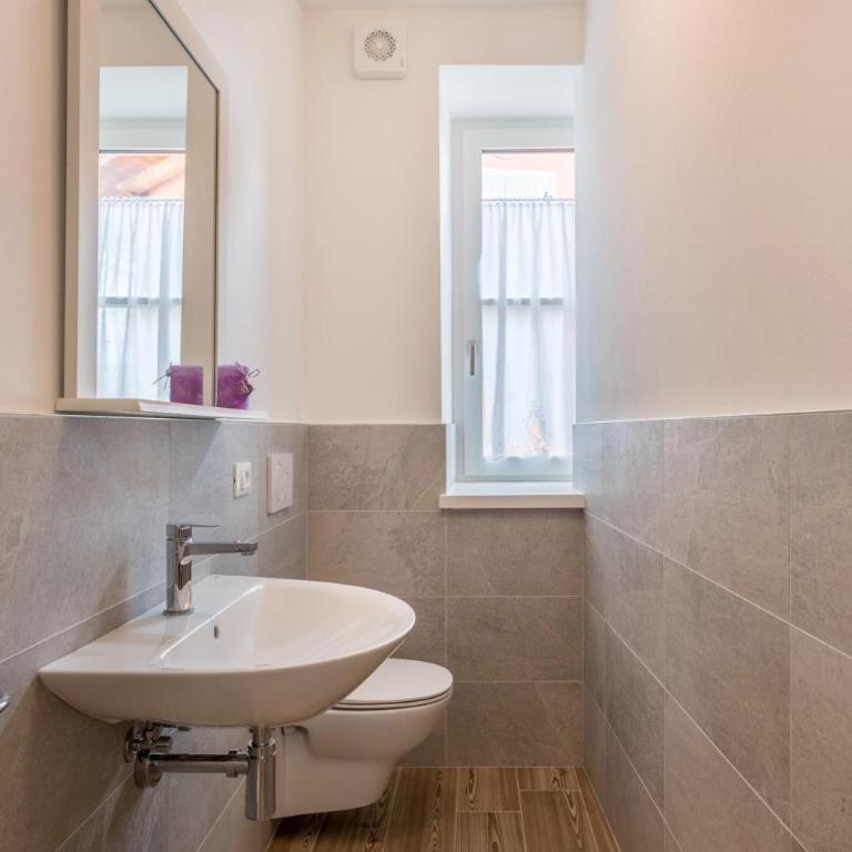 L'antica corte apt Mara - Two-Bedroom Deluxe Apartment with Garden View - 17