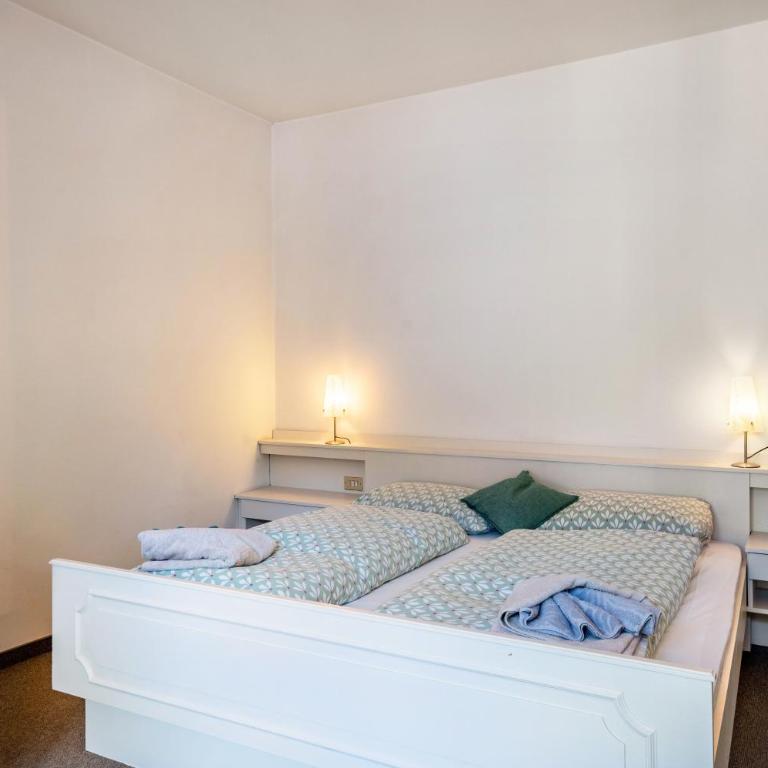 Biobauernhof Toellerhof - Double Room with Mountain View - 7