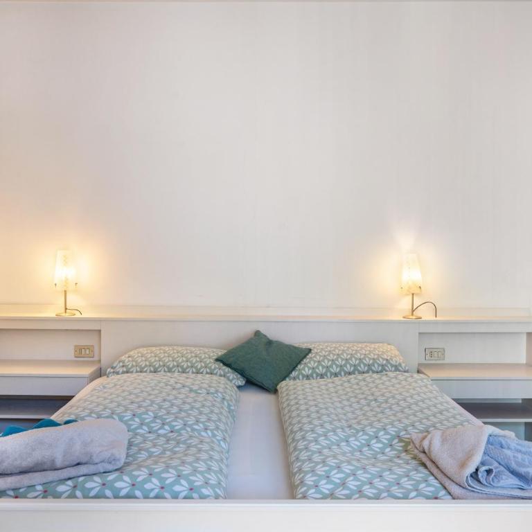 Biobauernhof Toellerhof - Double Room with Mountain View - 8
