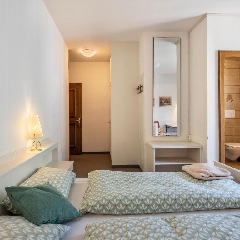 Biobauernhof Toellerhof - Double Room with Mountain View - 14