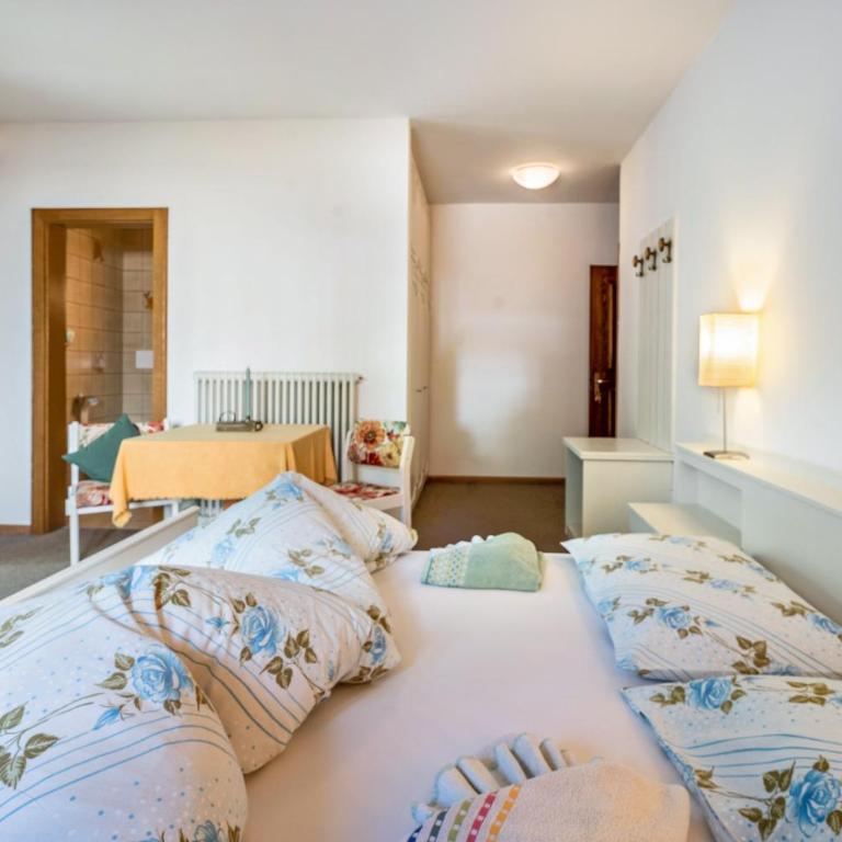 Biobauernhof Toellerhof - Double Room with Mountain View - 7