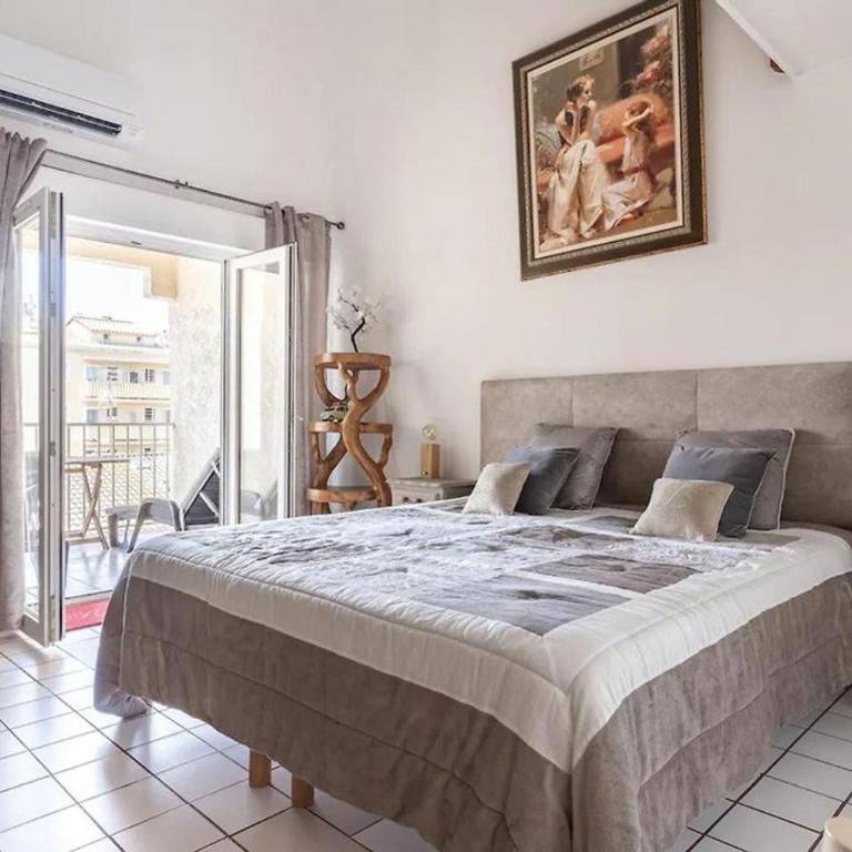 Duplex Appartement 300m de la mer - Appartement 3 Chambres Premium avec Balcon - 8