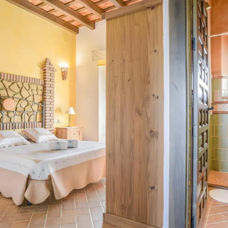 Cartuja Rural - Two-Bedroom Deluxe Apartment with Garden View - 9