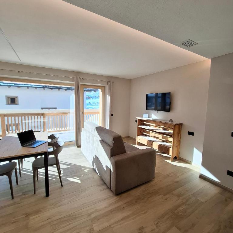 Appartamento Sbuffo Livigno - Appartamento Deluxe con 2 Camere da Letto e Vista Giardino - 11