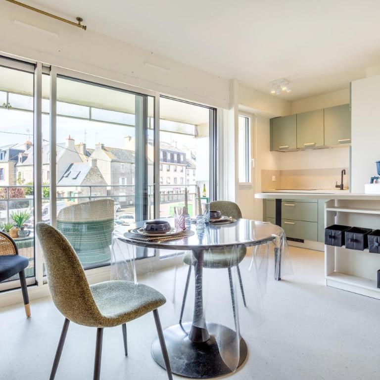 La pause iodée Studio -grand balcon - Superior One-Bedroom Apartment with Balcony - 9