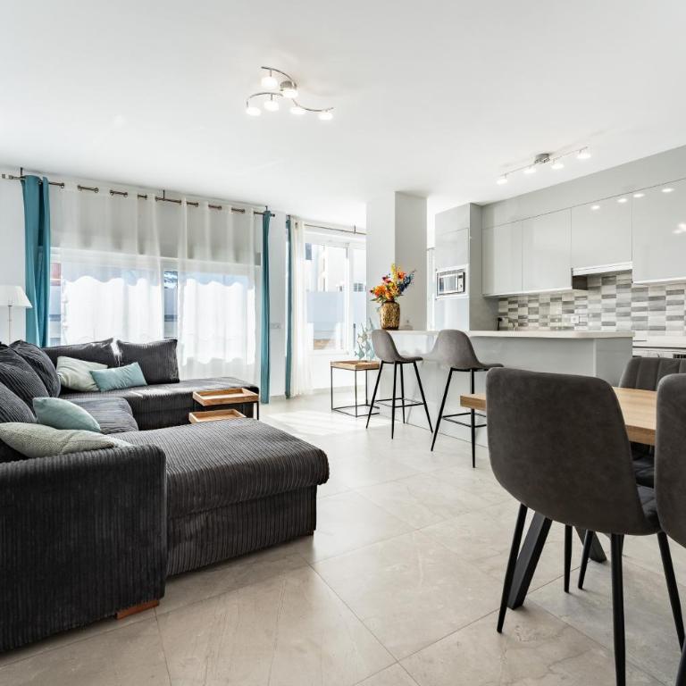 Apartamento Miguel Marquez Casajari - Apartamento Premium de 3 dormitorios con balcón - 2