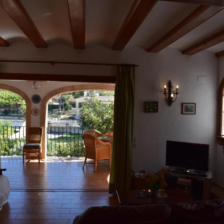 Vicenta - Villa with Garden View - 4