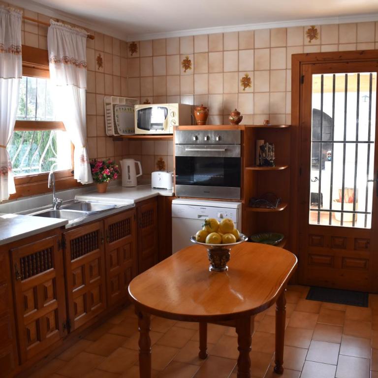 Vicenta - Villa with Garden View - 27