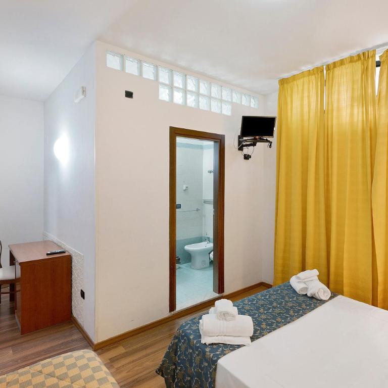 Bed and Breakfast H Pompeii Ruiins - Camera Tripla con Doccia - 6