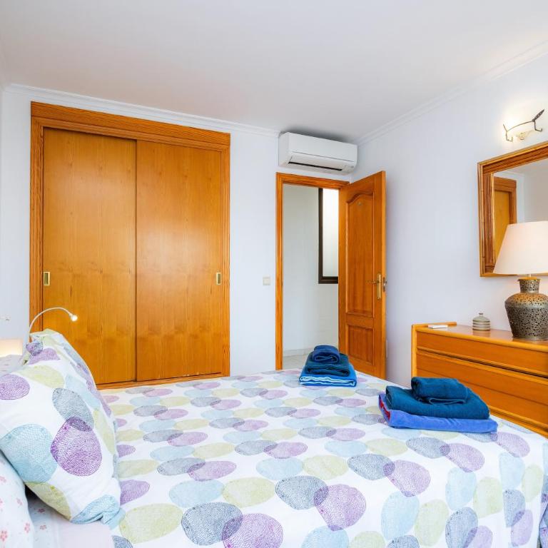 Atico Roger De Flor - Apartamento de 3 dormitorios con vistas a las montañas - 13