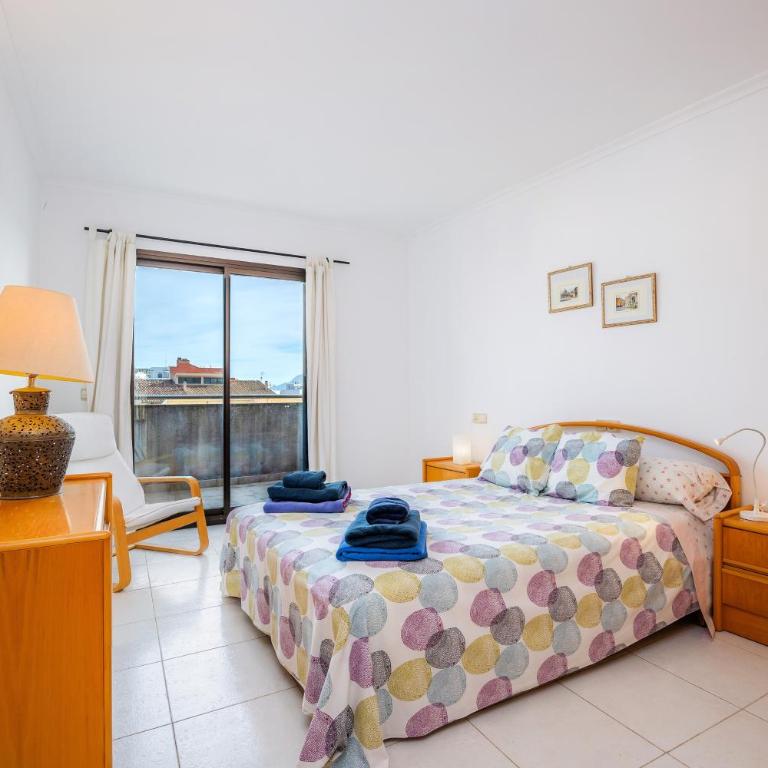 Atico Roger De Flor - Apartamento de 3 dormitorios con vistas a las montañas - 11