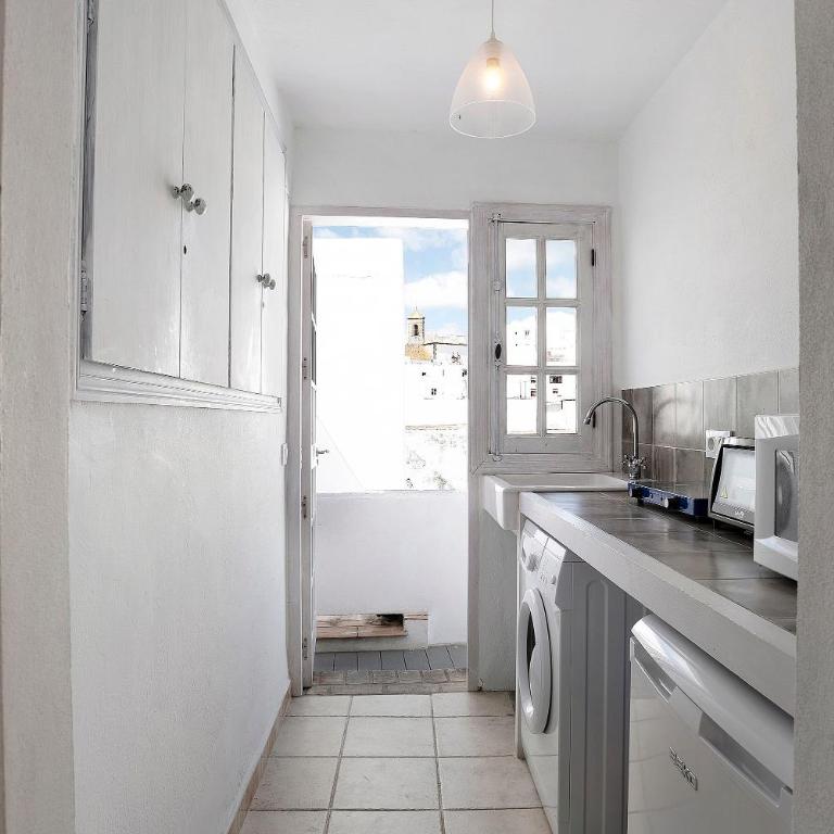 Precioso apartamento en Vejer con terraza - Habitación Cuádruple con ducha - 8