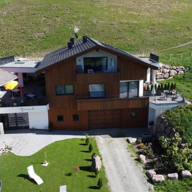 Ladinser Hof Western Suite - Deluxe-Apartment mit 2 Schlafzimmern und Gartenblick - 6