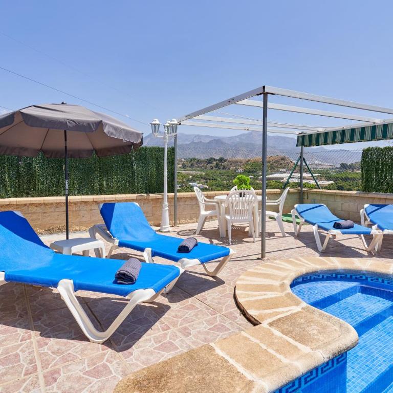 Villa Angeles Nerja - Habitación Cuádruple con ducha - 4