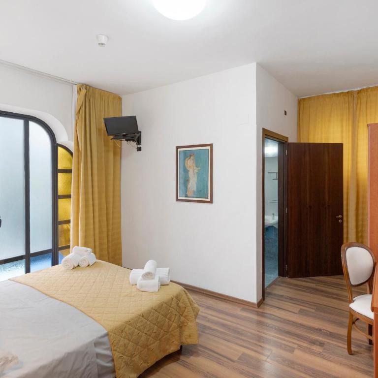 Bed and Breakfast H Pompeii Ruiins - Camera Queen Standard - 2