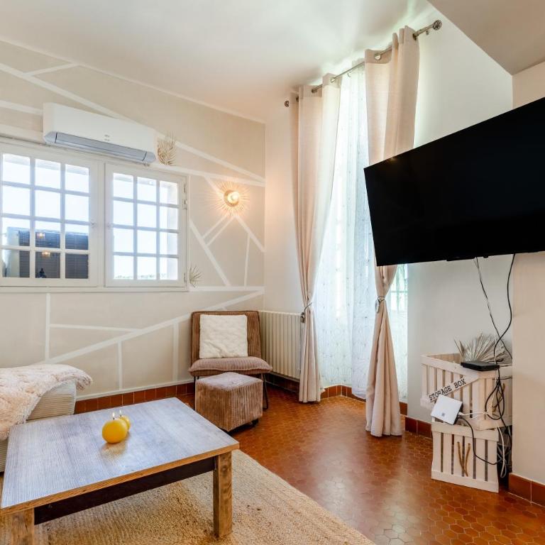 Beau T3 Vue Vallée De L'eure - Two-Bedroom Deluxe Apartment with Garden View - 6