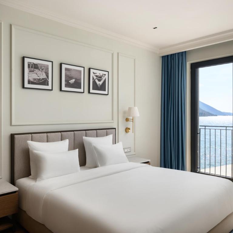 Mövenpick Hotel & Residences Teuta Kotor Bay - Deluxe Apartment with One Double Bed and Sofa - 3
