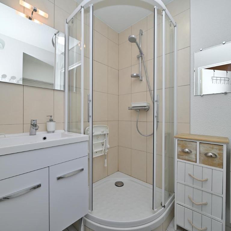 Cauterets, Thermes et ski à pied - Appartement 2 Chambres avec Vue sur la Montagne - 10