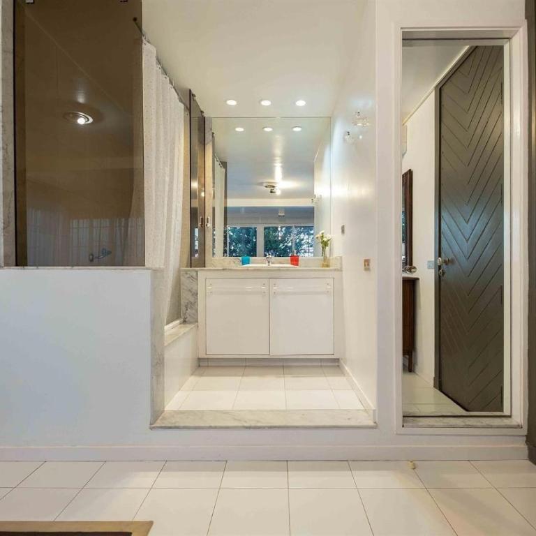 Seafront villa with jacuzzi - Casa - 5