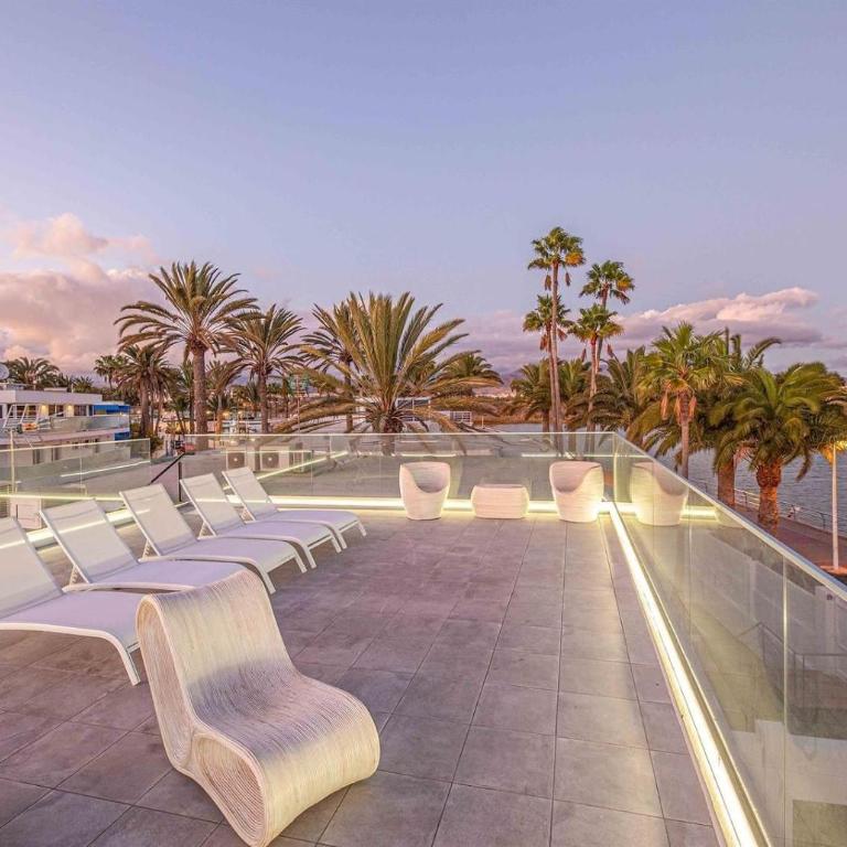 Seafront villa with jacuzzi - Casa - 1