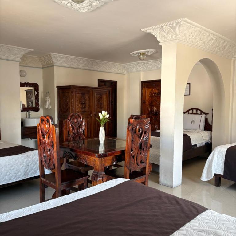 Hotel Royal Puebla - Habitación Cuádruple Deluxe - 2