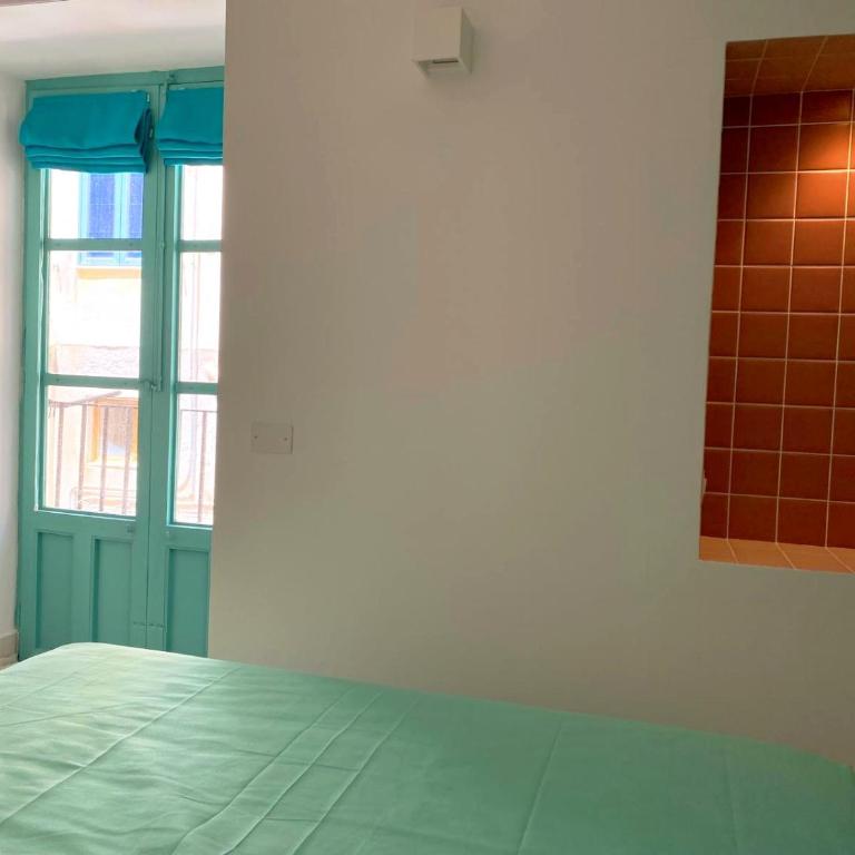 Cefalhub - Camera Matrimoniale con Balcone - 5