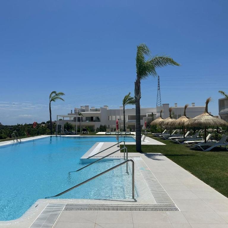Lujo y Playa Caribeña en Estepona - Apartamento Deluxe de 2 dormitorios con vistas al mar - 20