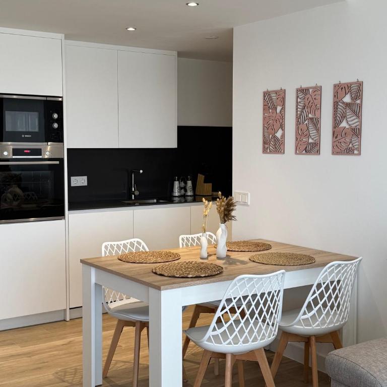 Lujo y Playa Caribeña en Estepona - Apartamento Deluxe de 2 dormitorios con vistas al mar - 41