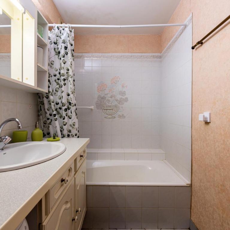 Résidence du parc - Appartement 1 Chambre Supérieur avec Balcon - 16
