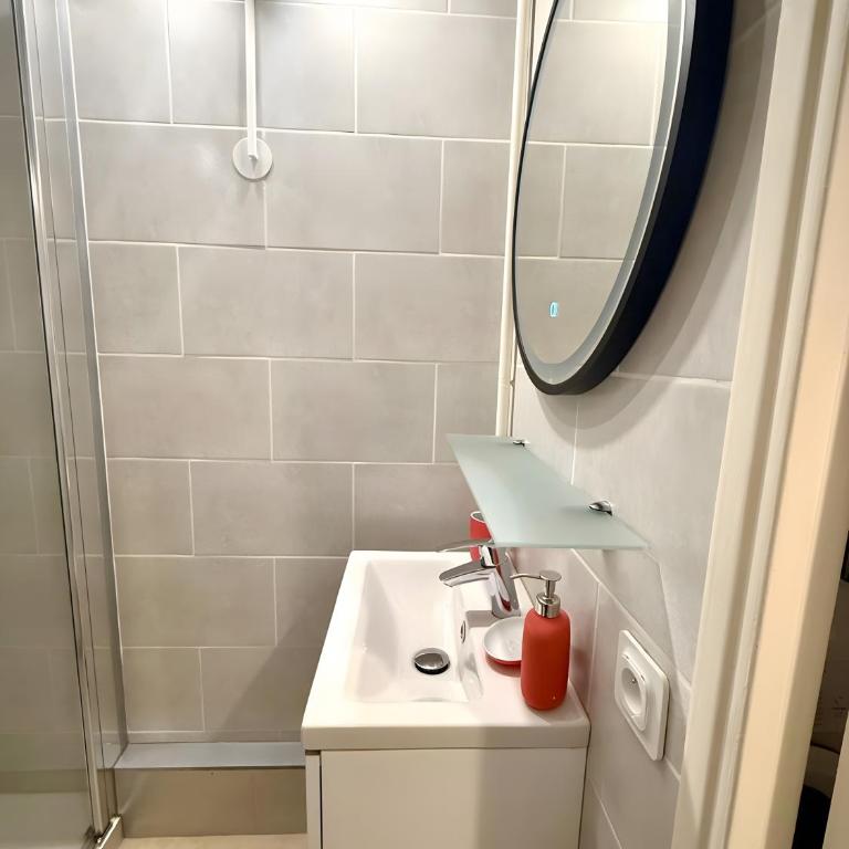 Appt 4pers, piscine, clim,parking - Superior One-Bedroom Apartment with Balcony - 13