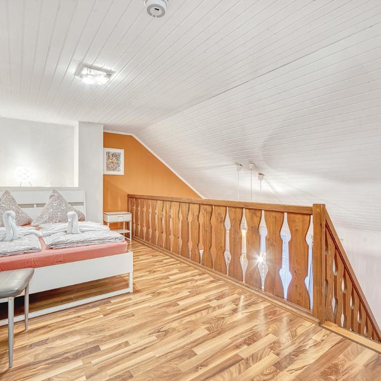 Galerie-Apartment am Kurgarten - Apartment mit 1 Schlafzimmer und Garten - 6