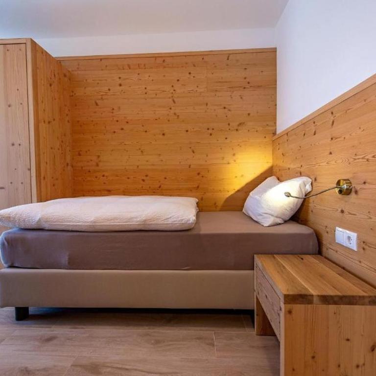 Gass Apartment A - Appartamento Deluxe con 2 Camere da Letto e Vista Giardino - 4