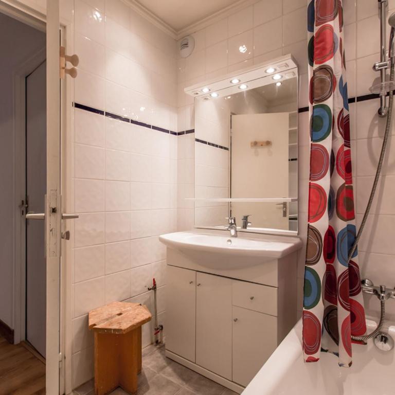 Confortable 3 pièces · Centre · 5 min des pistes · Parking · Wifi - FR-1-518-93 - Apartment - 13