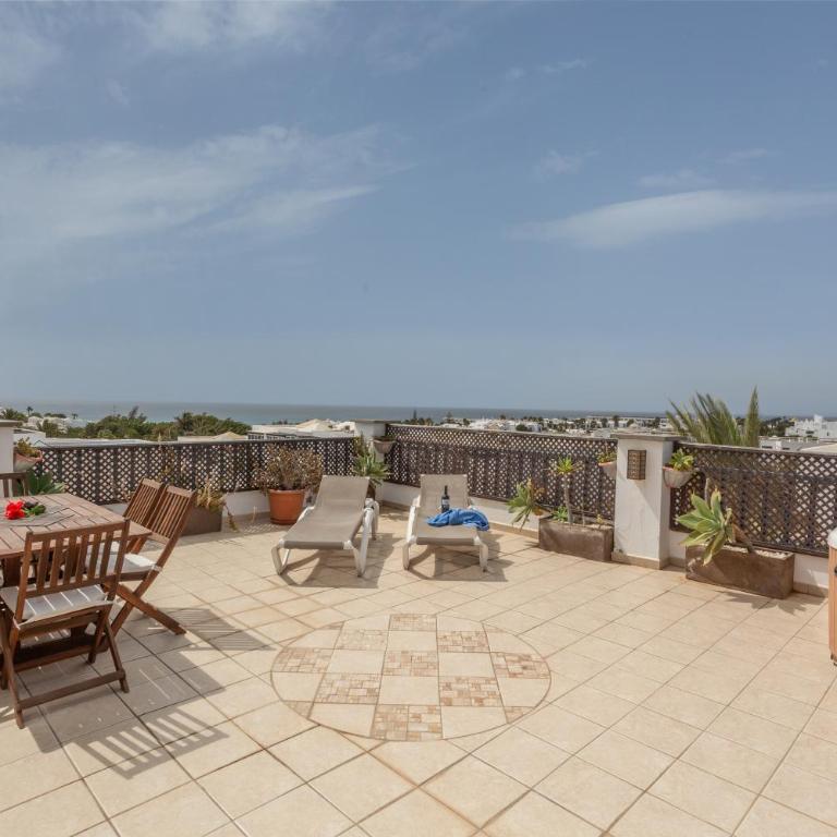 Penthouse con Jacuzzi - Apartamento de 3 dormitorios y vistas al mar - 1