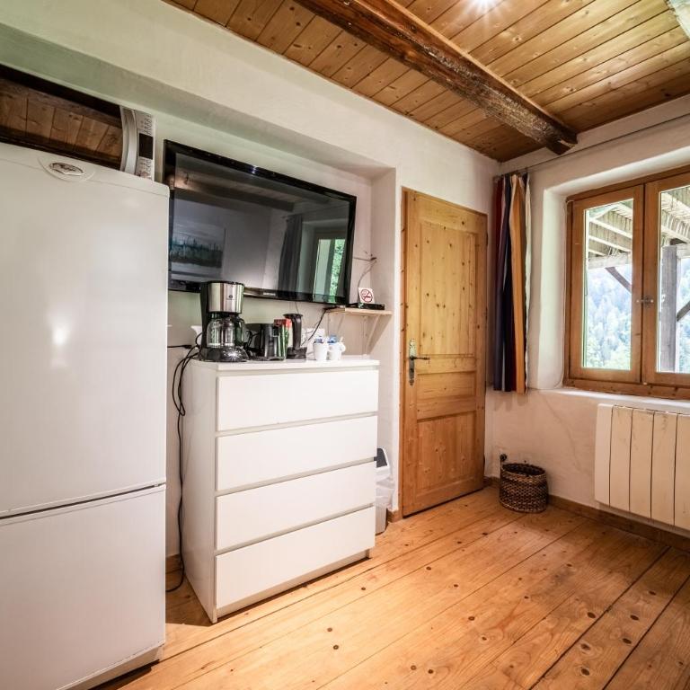 Chalet Elisthur - Chambre Quadruple avec Douche - 9