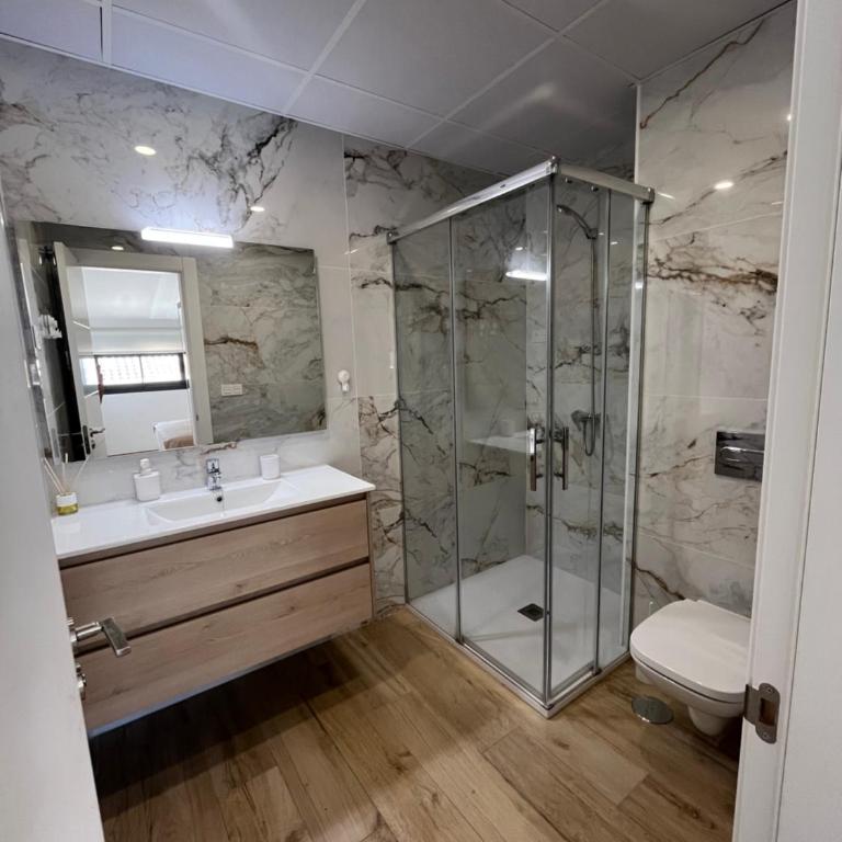 Luxury 3-Bedroom Penthouse with Private Pool, Terrace & Parking los Boliches, Fuengirola - Apartamento de 3 dormitorios - 12