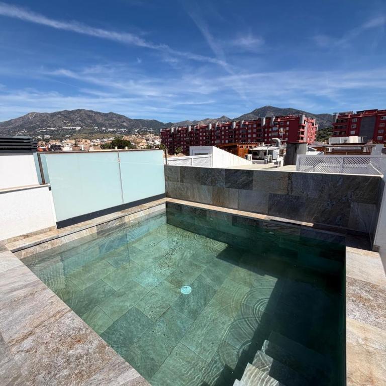 Luxury 3-Bedroom Penthouse with Private Pool, Terrace & Parking los Boliches, Fuengirola - Apartamento de 3 dormitorios - 17