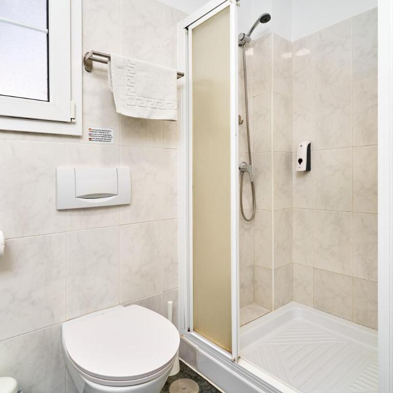 Nerja Vacaciones Apartamentos - Habitación Triple con ducha - 18