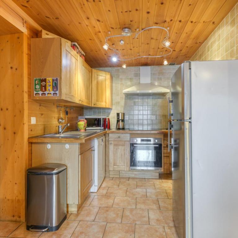 Le Pelvoux - Three-Bedroom Premium Apartment with Balcony - 11